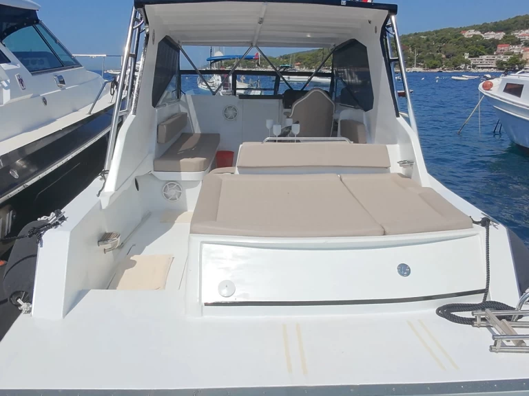 Alquiler de Lancha, con o sin patrón Bayliner Hvar