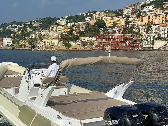 Alquiler Neumática Master con o sin  título de navegación