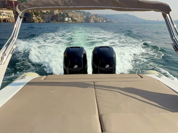 Neumática para alquilar Nápoles al mejor precio