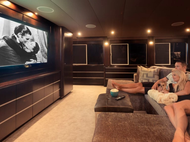 Yate de lujo para alquilar San Martín al mejor precio