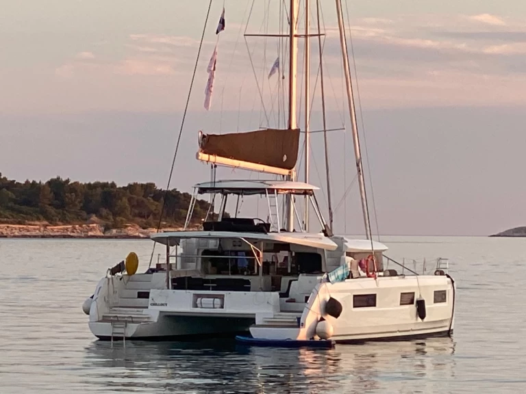 Alquiler de Catamarán, con o sin patrón Lagoon Rogoznica