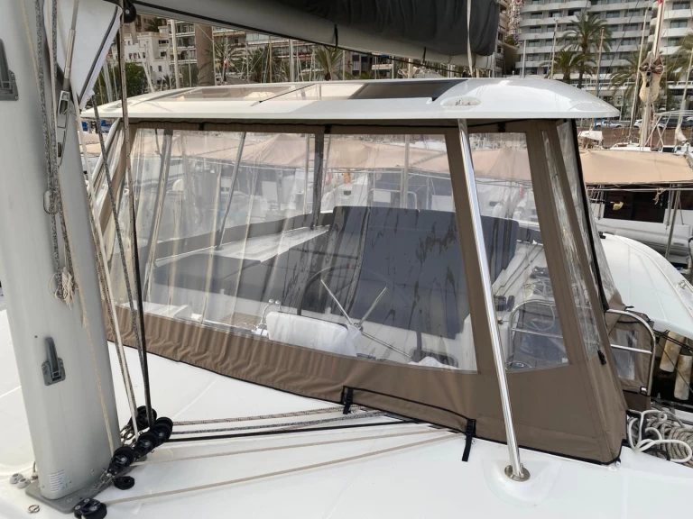 Alquiler Catamarán Lagoon con o sin  título de navegación