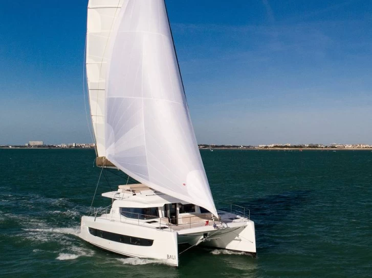 Alquiler de barcos Golfo Aranci barato de Bali 4.4