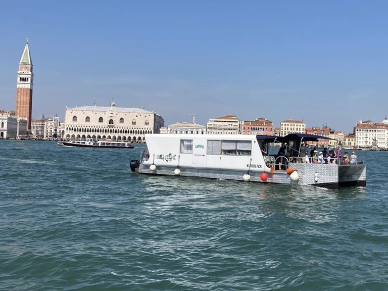 Alquiler de NAVI 53 HB 16:50 en Cremona