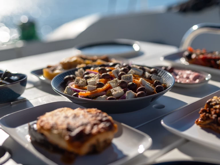 Alquiler de embarcaciones Jeanneau Sun Odyssey 494 enNaxos Port en Samboat