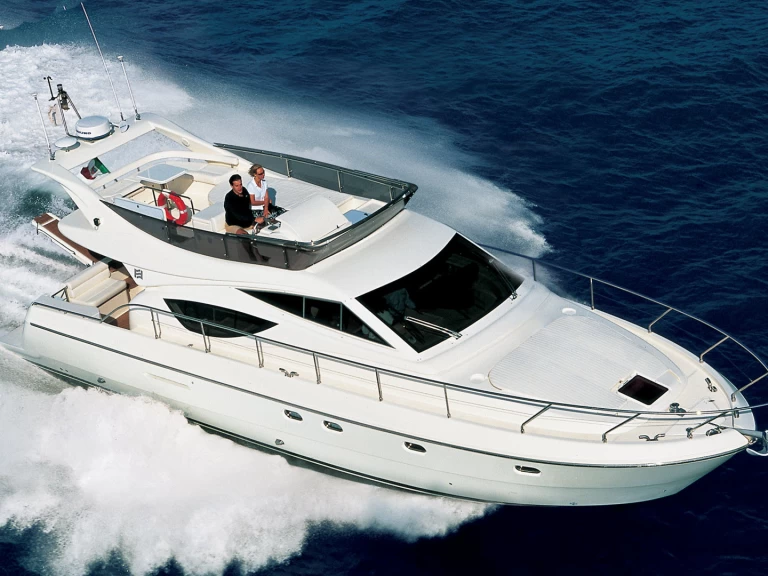 Alquiler de embarcaciones Ferretti Ferretti 460 enPanaji en Samboat