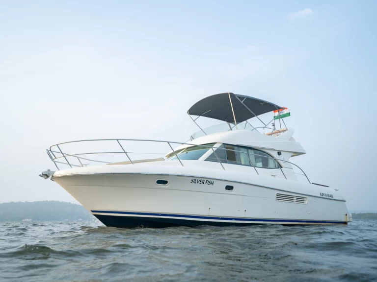 Alquiler Barco de motor en Panaji - Prestige Prestige 36