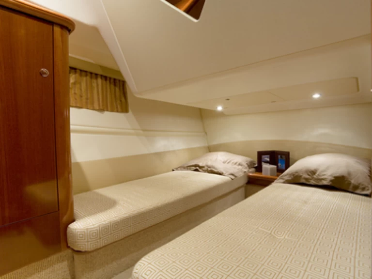 Alquiler Barco de motor en Panaji - Prestige Prestige 36