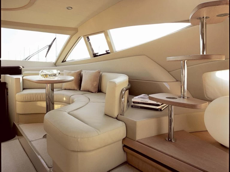 Alquiler Barco de motor en Panaji - Ferretti Ferretti 550