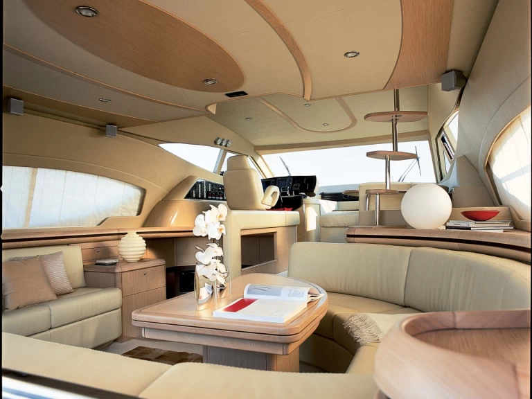 Alquiler de embarcaciones Ferretti Ferretti 550 enPanaji en Samboat