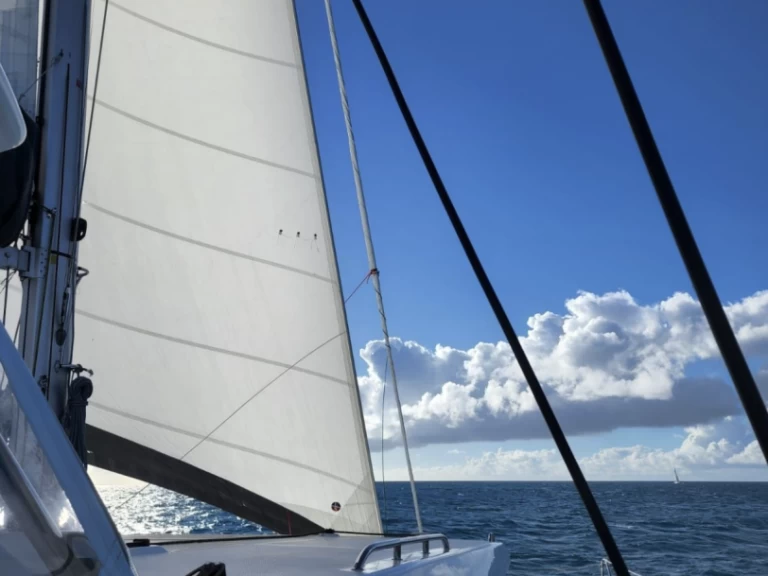 Leopard Leopard 50 de alquiler a Phuket Yacht Haven Marina