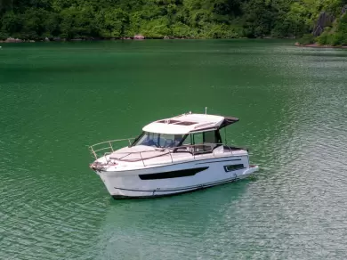 Alquiler de Jeanneau Merry Fisher 895 en Hạ Long