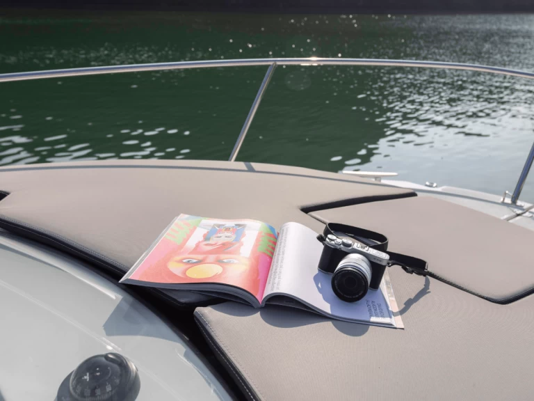 Alquiler de Lancha, con o sin patrón Jeanneau Hạ Long