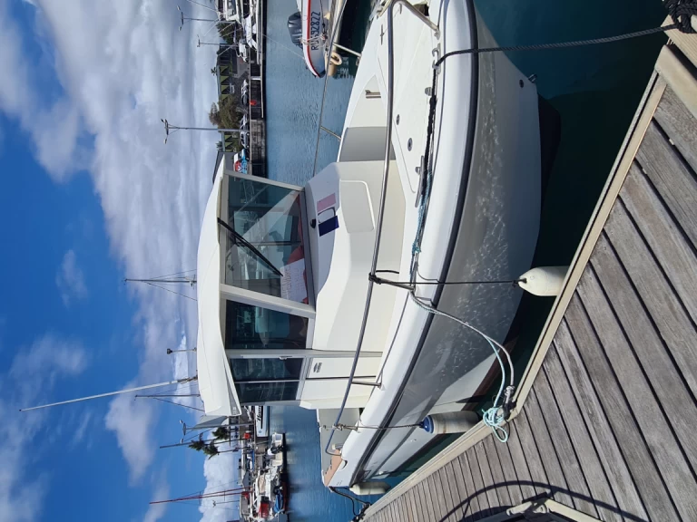 Alquiler de Ocqueteau Ostrea 700 T-Top en Saint-Gilles les Bains