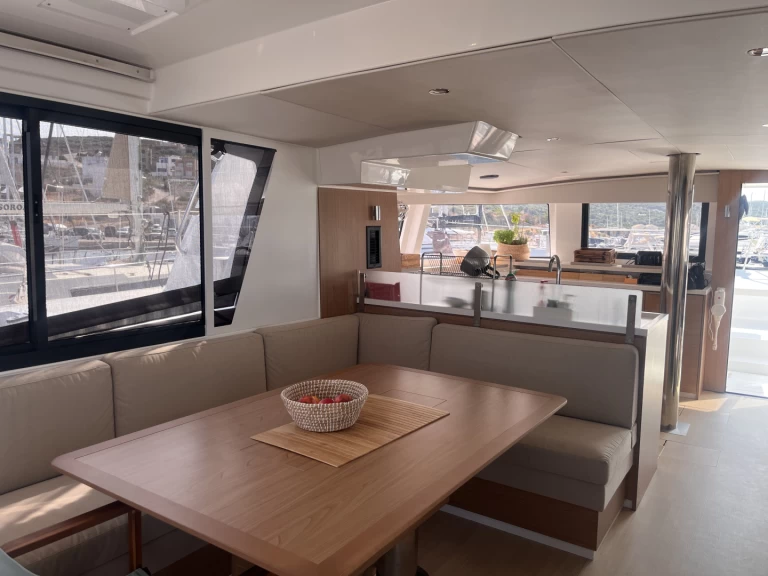 Alquiler de embarcaciones Bali Bali 4.6 (owner's version) enLávrio en Samboat