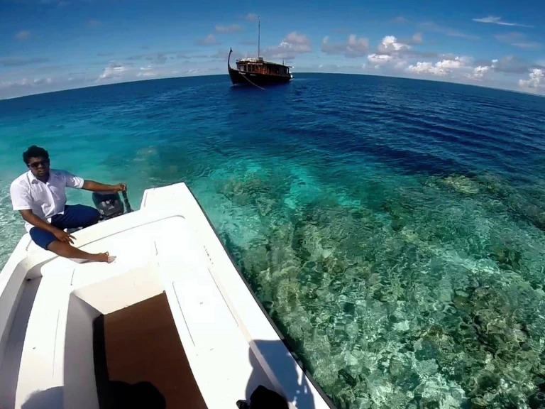 Alquiler de  Dhoni 6 pax en Malé