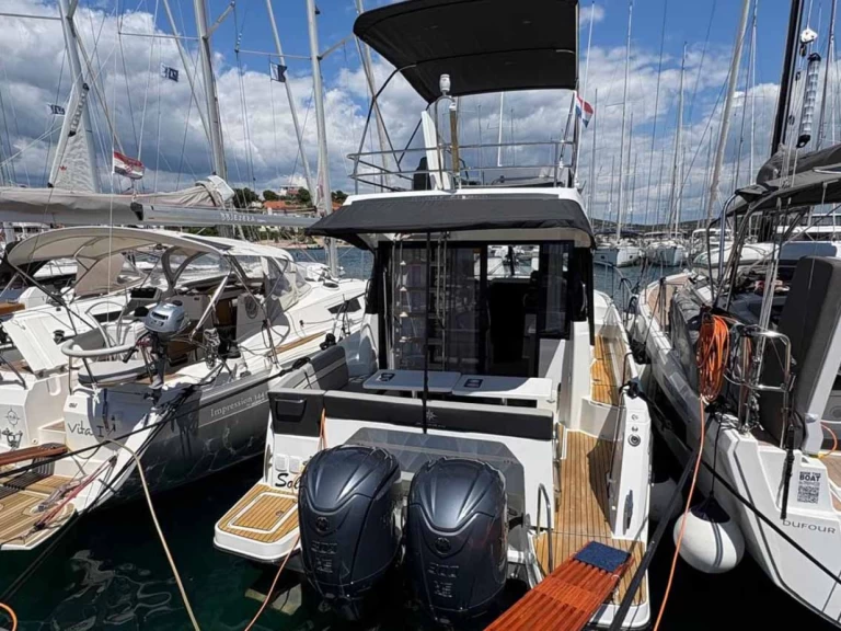 Alquiler de Jeanneau Merry Fisher 1095 Fly en Murter-Kornati