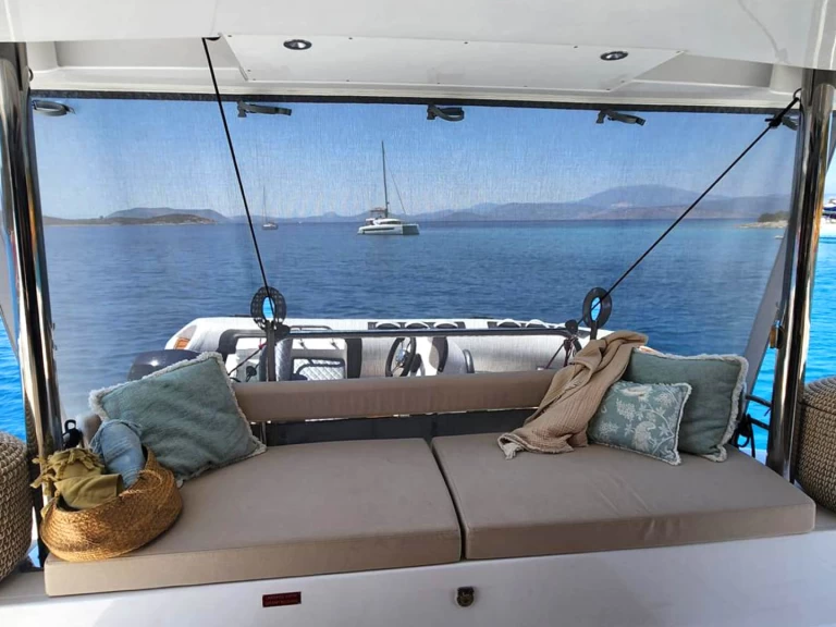 Alquiler de embarcaciones Bali Bali 4.6 (owner's version) enLávrio en Samboat