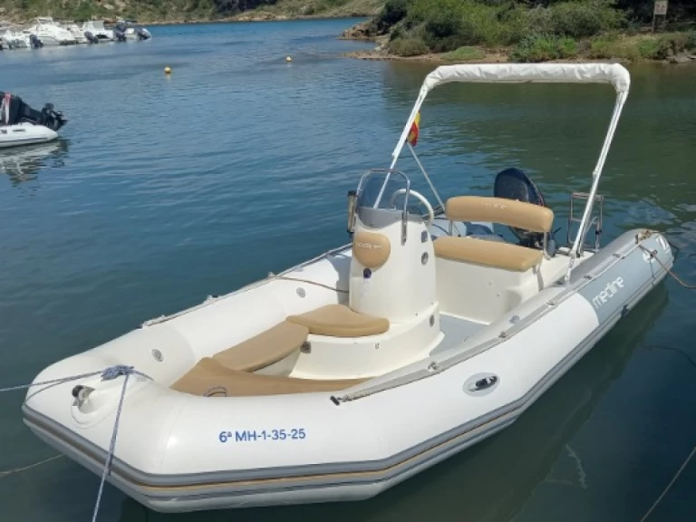 Alquiler de barcos Port d'Addaia (Ciudad) barato de Medline 500