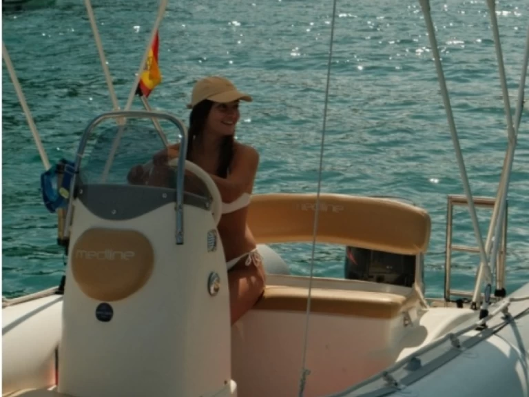 Alquiler de embarcaciones Zodiac Medline 500 enPort d'Addaia (Ciudad) en Samboat