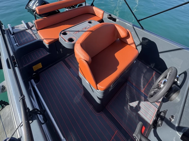 Alquiler de Karel Ithaca 550 en Agios Nikolaos