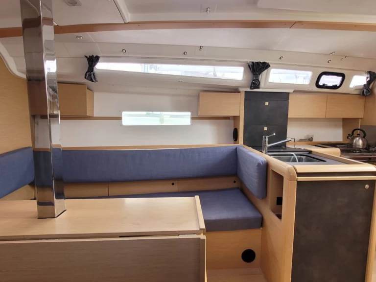 Alquiler Velero Jeanneau con o sin  título de navegación