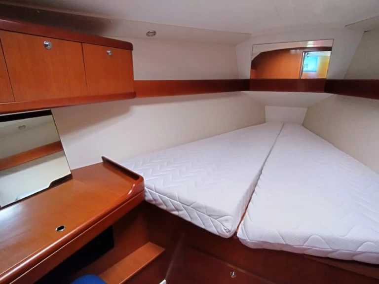 Alquiler de barcos Saint-Quay-Portrieux barato de Oceanis 37