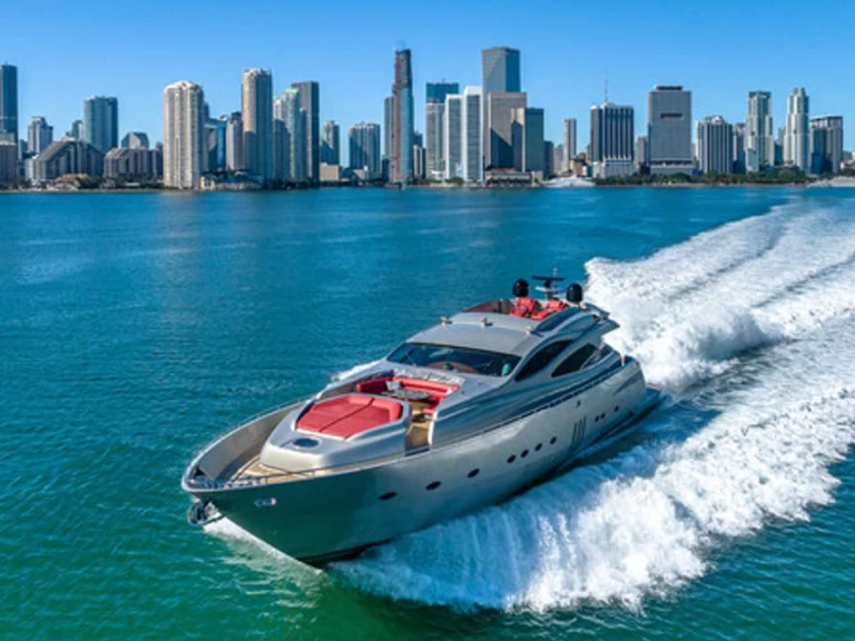 Alquiler de embarcaciones Pershing Pershing 90 enMiami Beach en Samboat