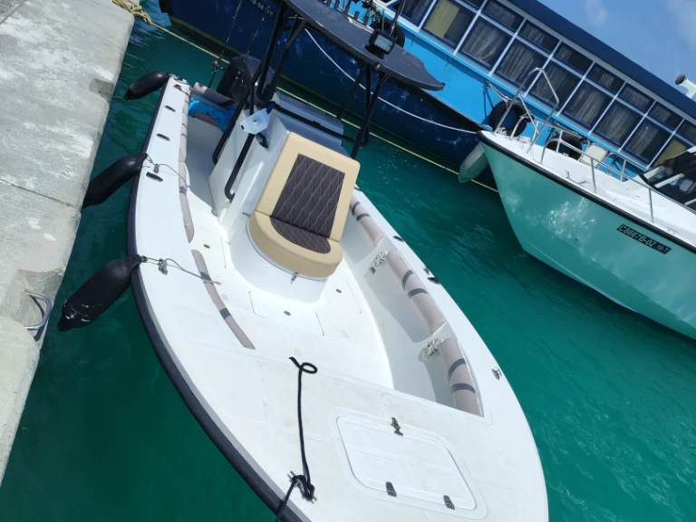 Alquiler Lancha en Kendhoo - Touring 24 24 center console 
