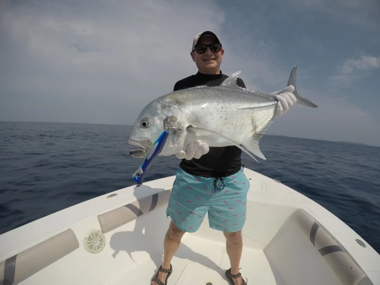 Alquiler de embarcaciones Touring 24 24 center console  enKendhoo en Samboat