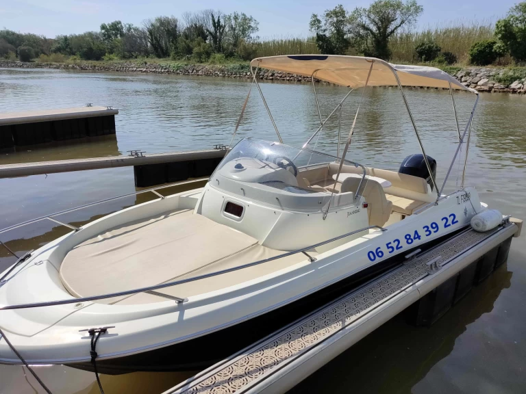 Jeanneau Cap Camarat 635 WA de alquiler a Hyères