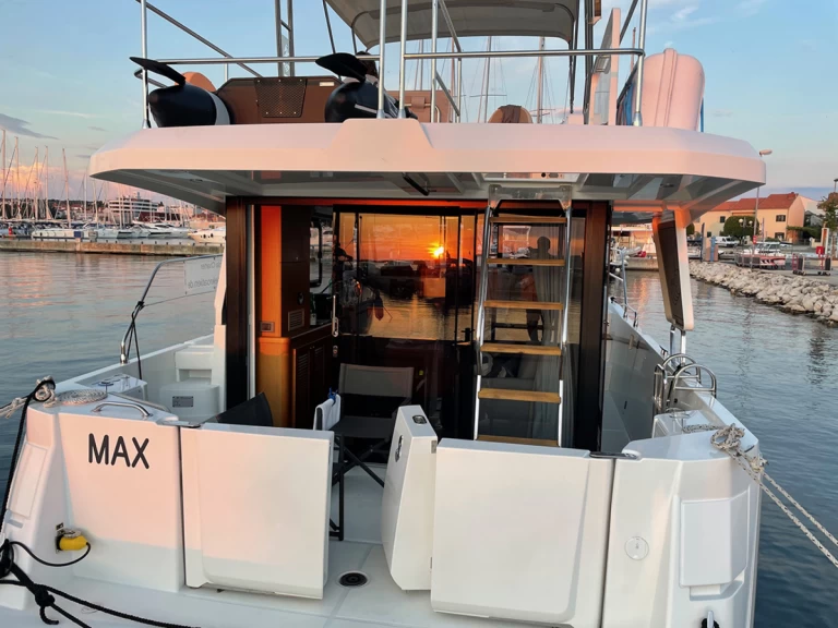 Alquiler de Lancha, con o sin patrón Bénéteau Biograd na Moru