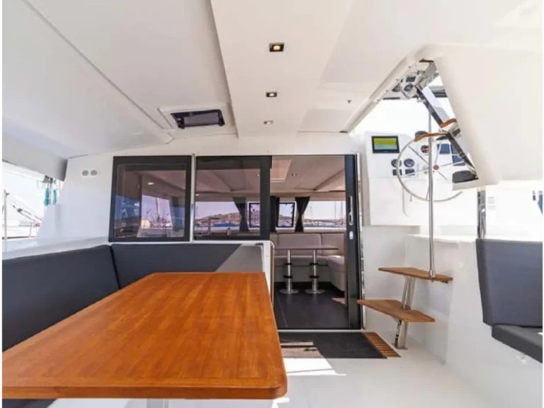 Alquiler de embarcaciones Fountaine Pajot Isla 40 enPalero en Samboat
