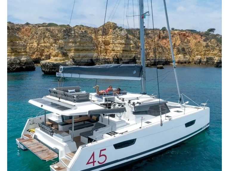 Alquiler de embarcaciones Fountaine Pajot Elba 45 enHyères en Samboat