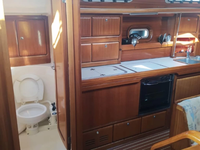 Alquiler de Velero, con o sin patrón Bavaria Lefkáda