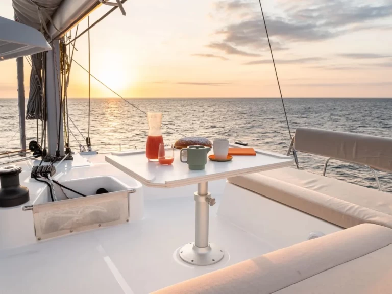 Alquiler de Catamarán, con o sin patrón Bali Álimos