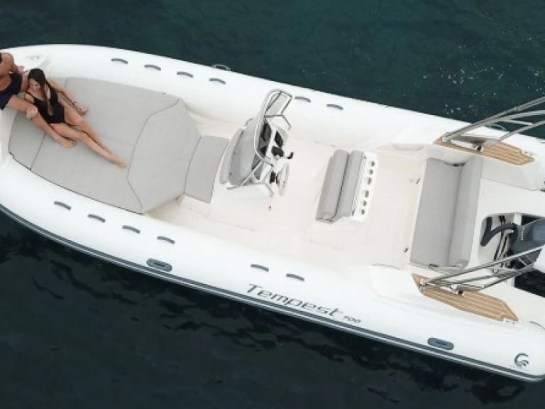 Alquiler de Lancha, con o sin patrón Capelli Arzon