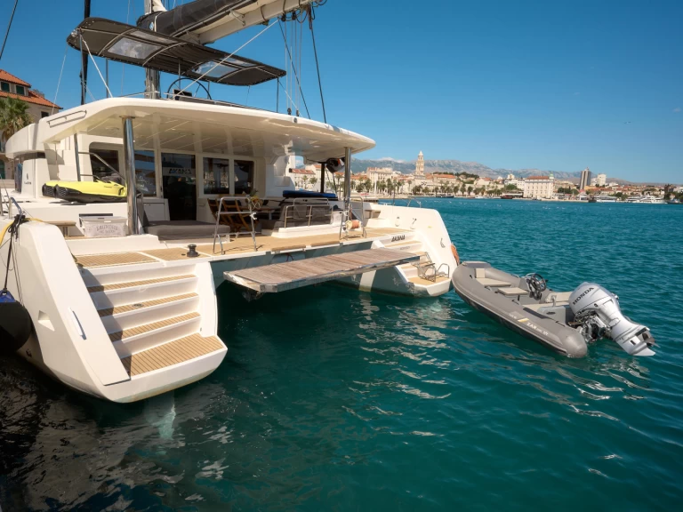 Alquiler de Catamarán, con o sin patrón Bénéteau Bonifacio