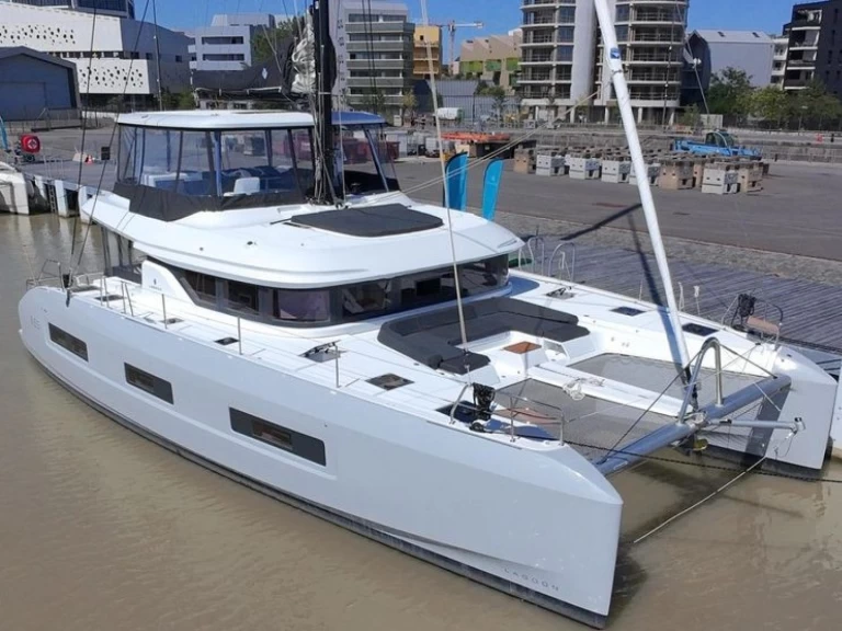 Catamarán para alquilar Salerno al mejor precio