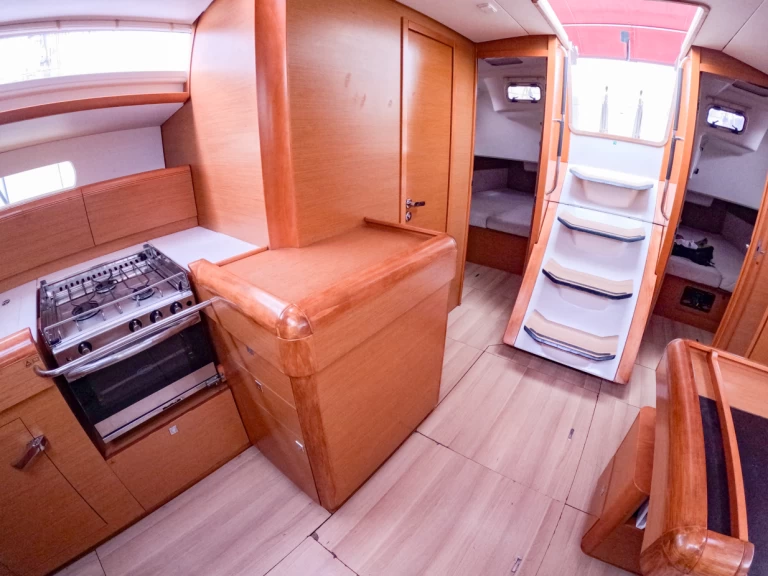 Alquiler de Jeanneau Sun Odyssey 519 en San Miguel De Abona