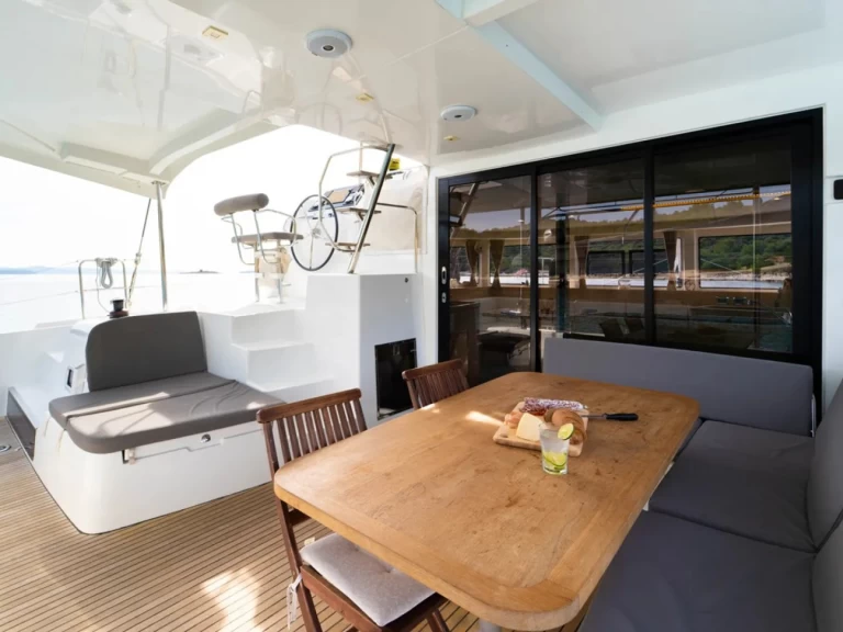 Alquiler de Catamarán, con o sin patrón Lagoon Pula