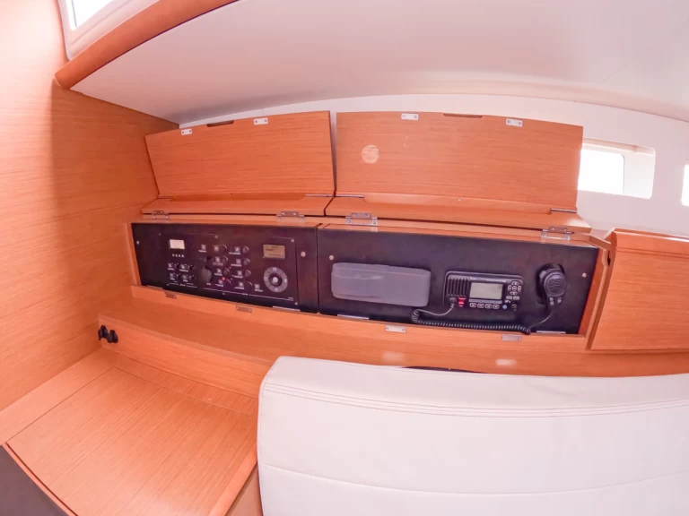 Alquiler de embarcaciones Jeanneau Sun Odyssey 519 enSan Miguel De Abona en Samboat