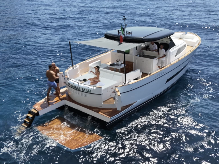 Lancha para alquilar Nápoles al mejor precio