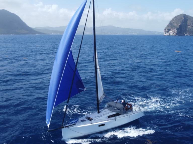 Alquiler de barcos Port de Fort-de-France barato de Pogo 30