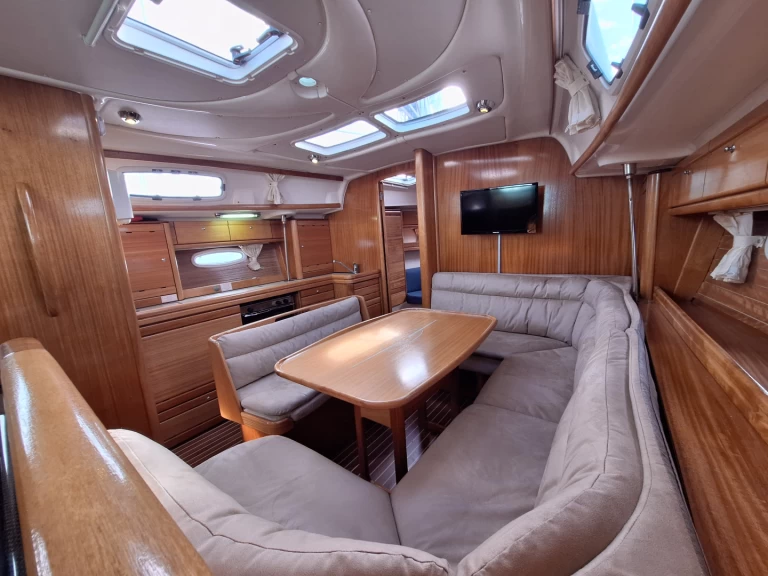 Alquiler de embarcaciones Bavaria Bavaria 39 Cruiser enHjellestad en Samboat