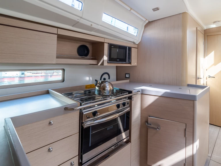 Alquiler de Velero, con o sin patrón Bénéteau Olbia