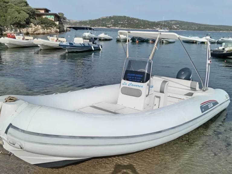 Alquiler de Predator 585 Comfort en Palau