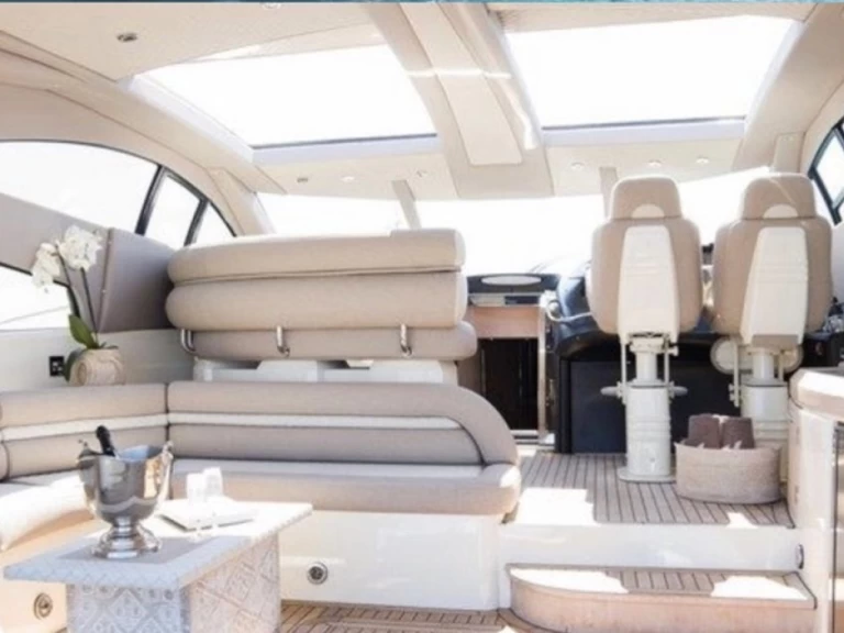 Alquiler de embarcaciones Sunseeker Predator 75 enPort d'Andratx en Samboat