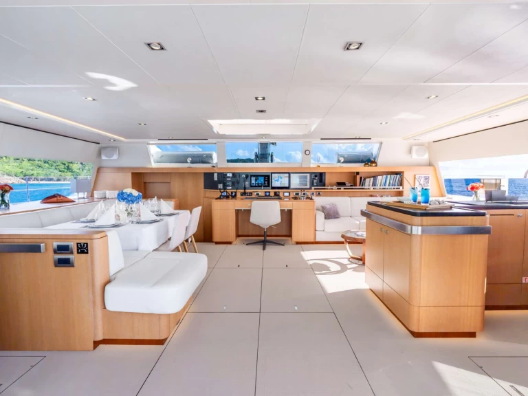 Alquiler de Yate de lujo, con o sin patrón JFA Chantier Naval Grecia