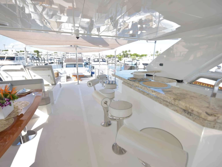 Alquiler de Ocean alexander Touch N Go en Nassau